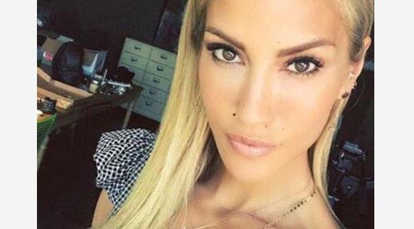 Modellik kariyerinde adndan sz ettirmesinin ardndan dizi projelerinde de kendisini gstermeye balayan, ardndan Cennet Mahallesi ile patlamaya geen ala kel'in, hastaneye kaldrld ve yatarak tedavisinin devam ettii renildi.