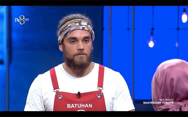 Masterchef'te ikinci dokunulmazlk oyununda mavi takm ve krmz takm arasndaki in yemekleri yarnn galibi mavi takm oldu. Krmz takm dokunulmazlk oyunu oynad ve Batuhan kazand. Batuhan'n tercihi de Eda oldu.
