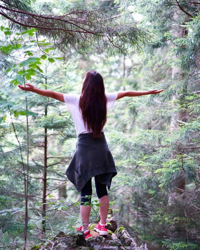 Helvacolu&#8217;nun hayranlar ksa srede 100 binin zerinde beenide bulundu.    zgrln tadn kartan oyuncuya baz hayranlar &#8220;Karadeniz&#8217;i zlemi&#8221; yorumu yapt.    Birok hayr