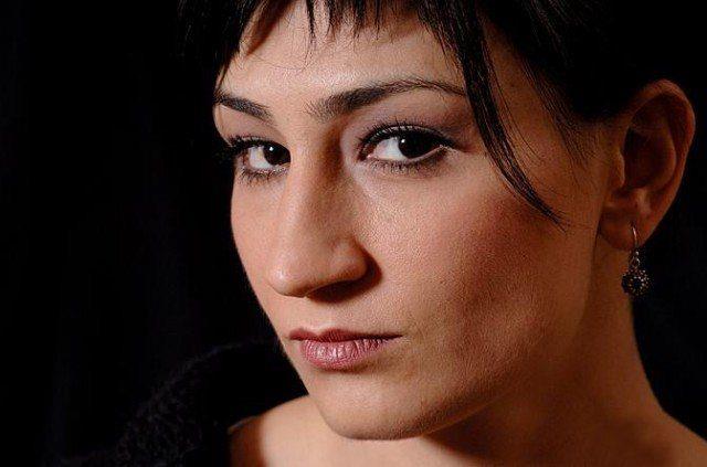 nl oyuncu en son 2013 ylnda Show Tv ekranlarnda yaynlanan Sevdaluk dizisinde yer ald. Daha sonra ekranlarda yer almayan oyuncu en son sokak ortasnda en yakn arkada Engin Gnaydn'la grntlendi.