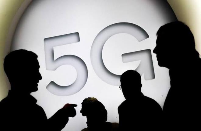 Sorun ise yksek frekansl sinyallerin dk frekanslar kadar uzaa ulamamalar. Bu nedenle 5G'nin sunulduu yerlerde oklu giri ve k antenlerinin (MIMO'lar) kullanlmas bekleniyor.