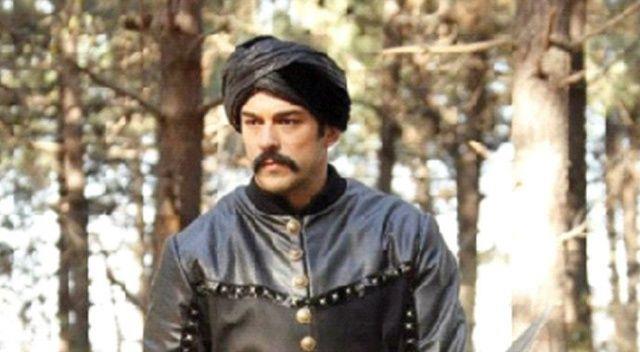 Osman Bey, Osmanl Devleti?ni ve Osmanoullarn kuran ve adn devletine ve soyuna vermi bulunan ilk Osmanl Sultndr. Kendisine Kara Osman, Fahruddin ve Mu?nddin de denmitir. Osman Gz, hayatnn sonuna kadar emr yani bey olarak anlmtr; veftndan sonra Hn ve Sultn denmitir. nk hayatnn sonlarna doru uc beyi olmutur.