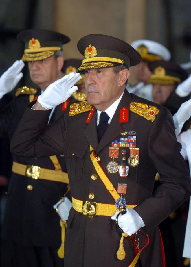 1992 ylnda tmgeneral rtbesine terfi eden Bykant, bu rtbeyle Genelkurmay Bakanl Genel Sekreterlii ve 3 yl sreyle Kara Harp Okulu Komutanl grevlerini yrtt.