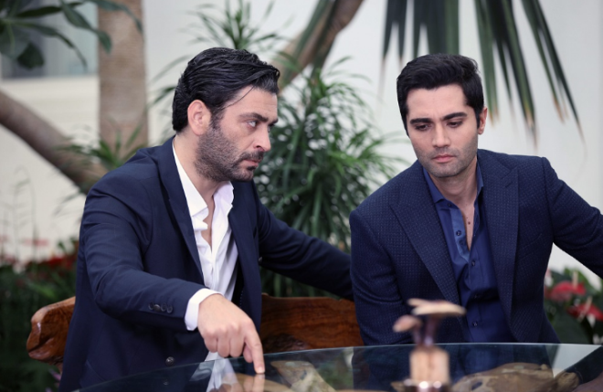 Hzr ile sava halindeki Altan', bu mcadelesinde maddi olarak destekleyen Sevda'nn planlar ise ortaya kmtr. Hzr'n son kez konuup, akbetiyle ilgili bir karar almak iin Sevda'y eve getirmesi akrbeyli kadnlarnda ok etkisi yaratacaktr.