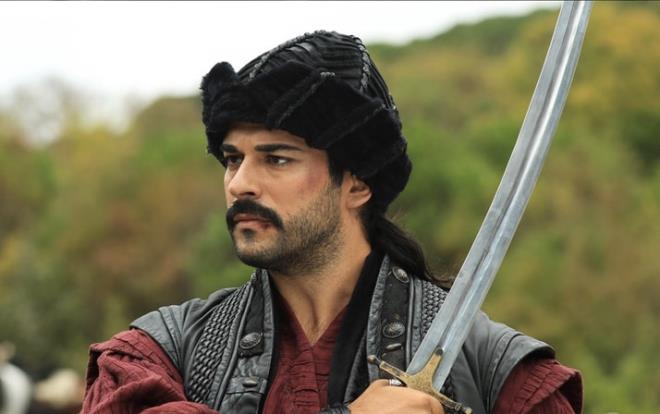 ATV'nin ses getiren yeni dizisi Kurulu Osman ilk blm ile reytingler alt st etti. Osmanl'nn kuruluunu anlatan dizi seyirciden tam not ald. Kurulu Osman'n 2. blm fragmanndaki bir detay ise izleyenleri heyecanlandrd.