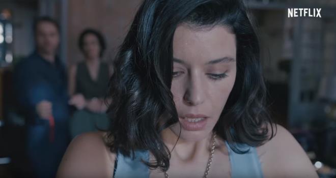 Atiye ona bambaka bir kap aan bu gizemli olayn peine derek antik tapnakta gemiini aramaya karar verir. Bu gizem perdesi aralandka Atiye?nin karsna kan olaylar ona gemile gelecei, gerek ile ruhani arasndaki her eyi sorgulatacaktr.