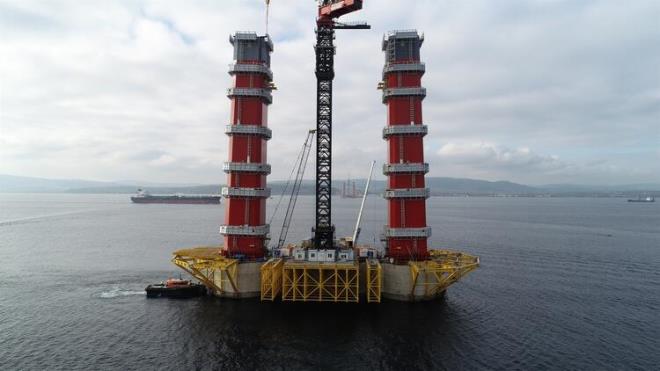 Kprnn slak havuzdaki kule kesonlarnda, elik aft montaj tamamland.