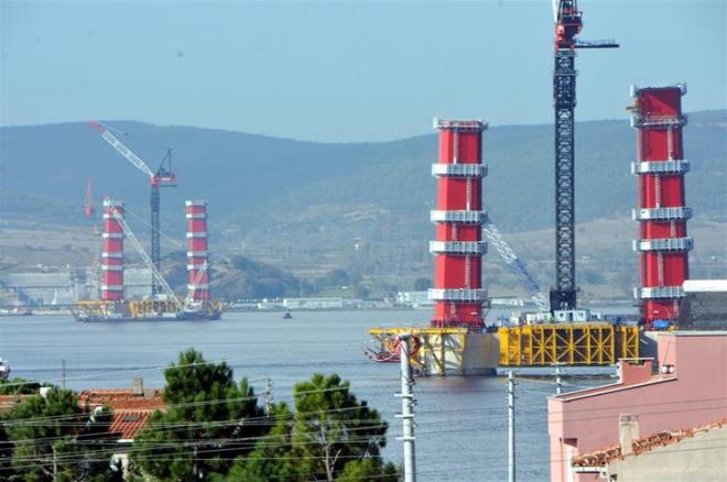 2019?DA AYAKLAR YKSELMEYE BALADI  Kuru havuzdaki kule kesonlarnn inas ile deniz ierisine kazklarn aklmas ilemi 2019 yl banda tamamland.