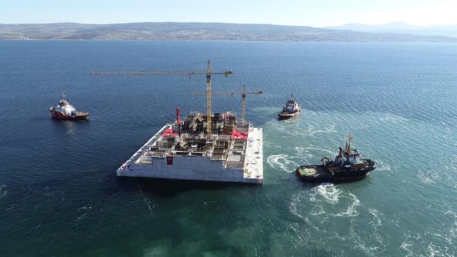 Gelinen son noktada Gelibolu ve Lapseki yakasndaki kesonlar zerine, 7nci bloklar yerletirildi ve ayaklarn ykseklii 50 metreye ulat.