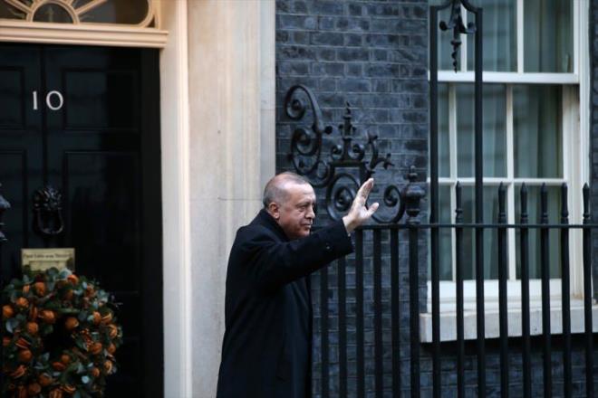 Cumhurbakan Recep Tayyip Erdoan, NATO ttifak'nn kuruluunun 70. yl dnm dolaysyla dzenlenecek NATO Liderler Toplants'na katlmak zere ngiltere'nin bakenti Londra'ya geldi.