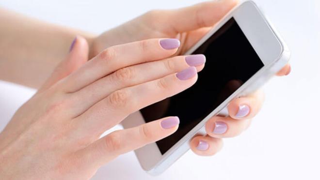 Avucunuzla yapabileceiniz tek bir hareketle telefonunuzu sessize aln veya ekran grnts ekin<br>  Eer Samsung markal bir telefonunuz varsa bu zellii kullanabilirsiniz. Telefonunuzun Ayarlar blmnden Hareketler ve aretler seeneini seerek istediiniz zellii aktif hale getirin.