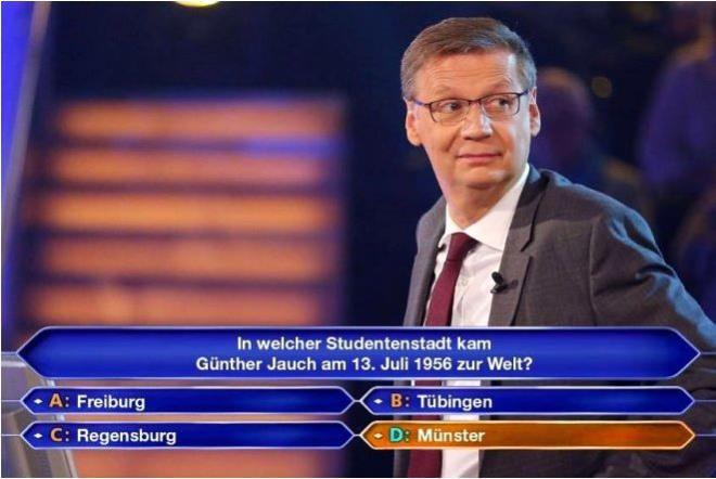 Nisan 1945'te Potsdam'da verilen mcadele, Kzl Ordu'nun Berlin'e girdii ve Almanya'nn koulsuz teslimiyeti kabul ettii Berlin taarruzunun bir parasyd.