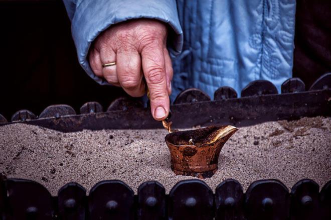 Tabii bir de piirilme teknii nedeniyle Trk kahvesini dier kahvelerden ayran zellikleri var. Trk kahvesi telvesi dibine kendiliinden kt iin dnyada szlmeden servis edilen tek kahve.
