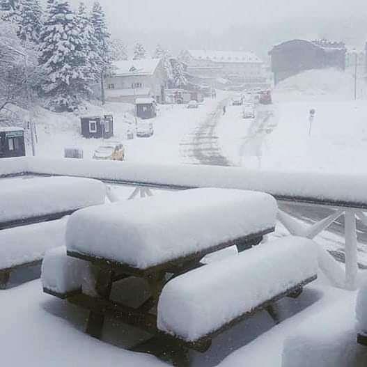 Trkiye'nin byk bir blm kara teslim olmu durumda.