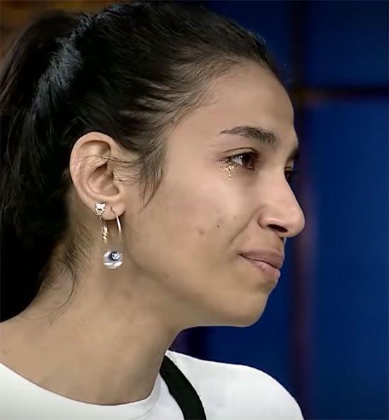 Brakp gitmek istiyorum<br>  Cemre'nin eleme gecesindeki gzyalarnn sebebi ise kendini ispatlama abasyla ilgili. Cemre yarmaya 'yetenekli olduunu gstermek' iin katldn belirterek yle diyor:  -Gerekten yetenekli olduunuzu anlamak istemiyorlar. Ben bu yeteneimi gstermek istedim. Yine burda kalr mym bilmiyorum. Artk basklar o kadar fazla ki 'favori Cemre' diye. Ben favori olmak istemiyorum. Sadece yeteneimi gsterip gitmek istiyorum. Bazen pes etmenin daha iyi olduunu dnyorum. Hi uramasam daha iyi'