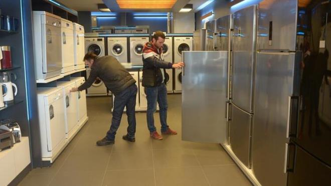 Burada tercih yaplrken dikkat edilmesi gereken nokta ise tketicilerin enerji tketim alkanlklarna gre kendilerine en uygun tarifeyi semeleri.