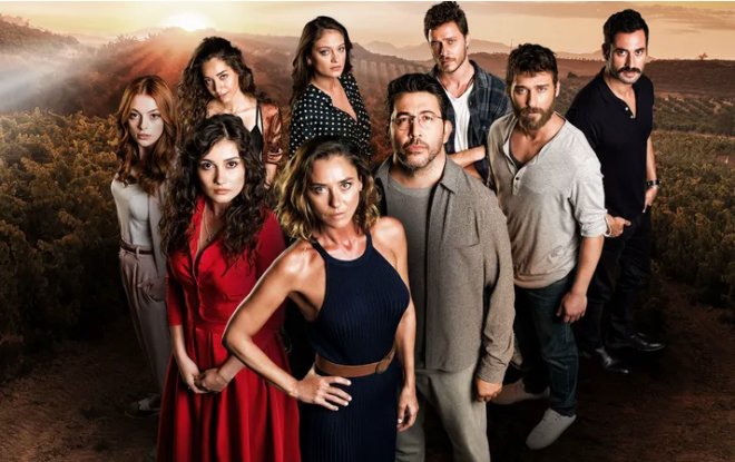 Star TV ekranlarnda Cuma akamlar yaymlanan Sevgili Gemi dizisi, byk umutlarla yayn hayatna balam efsane bir kadroya sahip olmasna ramen 8. blmle ekrana veda edecek.