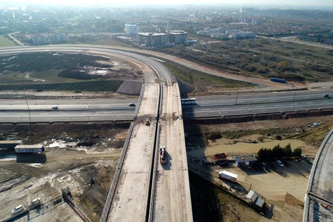 Yavuz Sultan Selim Kprs'nde ina edilecek demir yolu sistemiyle Asya ve Avrupa'y birbirine balayan ulatrma alternatifleri zenginleecek. Ulam altyaps gelien ve byyen stanbul'un, Avrasya blgesinde sosyal, kltrel ve ekonomik merkez olma zelliini uzun yllar muhafaza etmesi planlanyor.