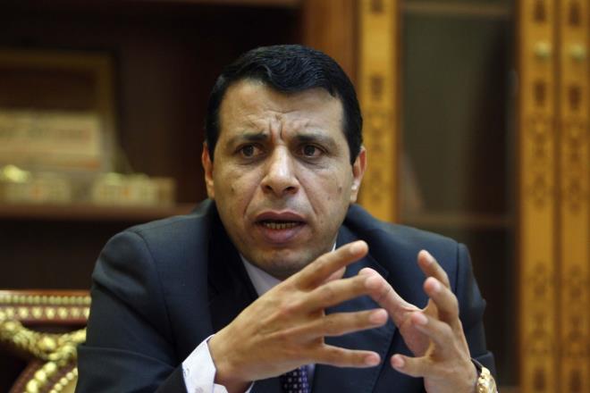 Gazze eridi'nin gneyinde yer alan Han Yunus kasabasnda 1961'de dnyaya gelen Muhammed Dahlan, Fetih Hareketi iindeki almalar nedeniyle gen yata srail hapishaneleri ile tant. Hapiste geirdii srede branice rendi.