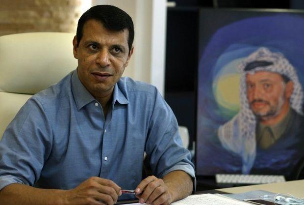 Bat eria'ya gemesinin ardndan Dahlan, Hamas-Fetih ekimesinde gerilimi artrarak ABD ve srail'e hizmet etmekle suland. Dahlan'a eitli sulamalar ynelten Bat eria'daki Fetih iinde yer alan isimler de Dahlan'n Gazze'deki ezeli rakibi Hamas lideri smail Heniyye gibi suikast giriimine maruz kald.Fetih yetkilileri farkl mecralarda yapt aklamalarda "ABD'deki George Bush ynetimi ve Avrupa Birlii'nin (AB) Dahlan' bakan yardmclna getirmesi iin Abbas'a bask yaptn" dile getirdi.