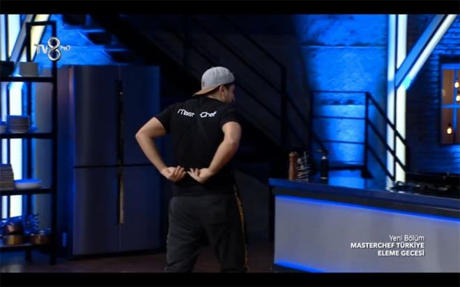 Masterchef'te kim elendi?<br>  Masterchef'te en son Yasin Obuz elenmiti. Yasin'den nce giden isim ise Kvan olmutu. Yarmann popler isimlerinden Suna ve Mustafa da son haftalarda elenen srpriz isimlerdi. nmzdeki haftadan itibaren Masterchef 5 kii olarak devam edecek ve artk yarn birincisinin kim olduunu renmek iin geri saym balayacak.