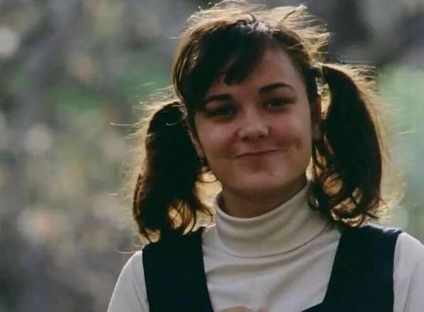 Oyunculua 1971 ylnda TRT stanbul Radyosu ocuk Saati'nde balayan Aktolga, birok Yeilam filminde rol ald.