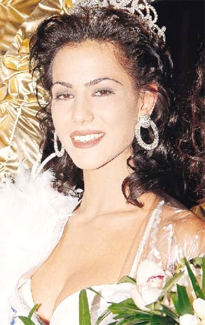 Daha sonra 1999 ylnda Kenan mirzalolu2yla ekran karsna geen oyuncunun yldz parlad. Ksa srede ciddi bir hayran kitlesi yakalayan oyuncu toplamda  ocuu var.