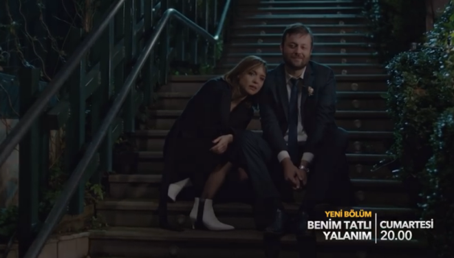 Annesinin azndan yazd mektuplarla iyice keye skan Nejat tam da her eyin sonu geldi diye dnrken, yolu beklenmedik bir ekilde Suna ( Asl Bekirolu) ile kesiir.