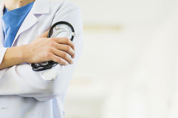 D vitamininizi ltrn: Beslenme ve Diyet Uzman Ece ne &#8220;K aylarnda gnlerin ksalmas ve souk havalar nedeniyle vcudun neredeyse tamamnn giysilerle kapatlyor olmas gneten yararlanma imkann azaltarak D vitamini seviyelerinde dlere neden olabilmektedir. Her ne kadar somon, uskumru, ton bal ve yumurta gibi besinlerde D vitamini bulunsa da besinlerdeki miktarlar ne yazk ki gnlk D vitamini ihtiyacn karlayamamakta ve vcut mutlaka gnlk olarak gneten yararlanmaya ihtiya duymaktadr. Yaplan son almalar ise D vitamini eksikliinin neredeyse tm kronik hastalklarn riskini artrabileceinin yan sra kilo kaybetmeyi de zorlatrdn gstermektedir. Dolaysyla hem genel salk iin hem de kilo problemleri iin D vitamini seviyelerinin dzenli olarak kontrol edilmesi ve hekiminiz gerekli grd takdirde D vitamini destei alnmas olduka nemlidir&#8221; diyor.