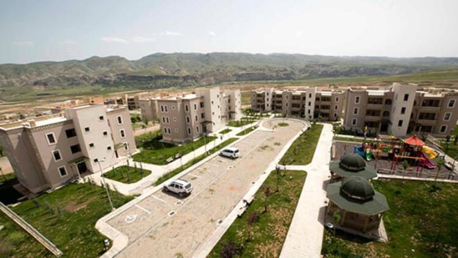 Aylk hane halk gelirinin, en fazla net 5.500 TL olmas gerekmektedir. (stanbul li iin 6.000 TL (Bavuru sahibinin ve einin gda, yol, vs. her trl aldklar yardmlar dhil olmak zere toplam hane halk aylk net gelirinin toplam.) (ehit Aileleri, Harp ve Vazife Malulleri ile bunlarn Dul ve Yetimleri Hari)