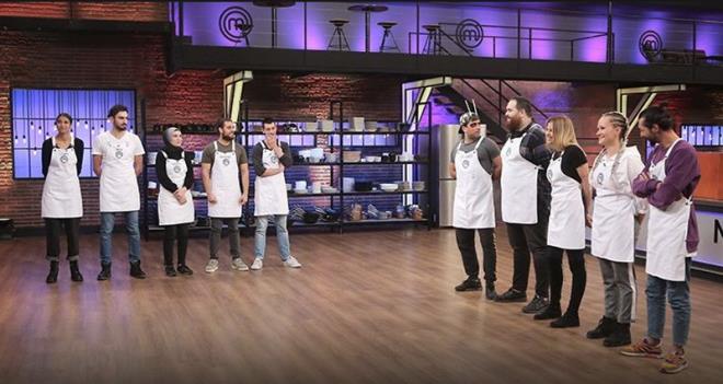 nc eleme aday : Masterchef'te aramba akamnn srprizi eski yarmaclar oldu. Kvan, Yekaterina, Mustafa, Yasin ve Aelya ekibe katld. Kvan ile Cemre, Mustafa ile Ekin, Batuhan ile Yasin, Alican ile de Yekaterina ortak oldular. dl ise 10 bin lirayd. Para dln kazanan Alican ve Yekaterina oldu. nc eleme oyunu da bu yartan sonra yapld ve Cemre ile Gzide'den daha baarsz olan Ekin eleme aday oldu.