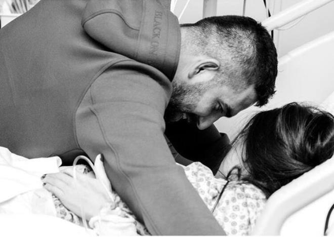 DUDAK DOLGUSU VE BOTOKS YAPTIRIYORUM  <br>  * Dudak dolgum var, botoks yaptryorum. Ama eneme hibir ey yaptrmadm. Kkken enemin sivri olmas hi houma gitmezdi, imdi moda oldu.