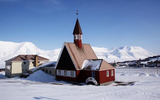 imdi bu mmkn olmuyormu. Kresel snma Kristin Grotting'i kayglandran tek konu deil. Emekli olduunda ne yapacan dnyor. nk bu kasabada yallar ve bakma muhta insanlar iin hi bir olanak yokmu.