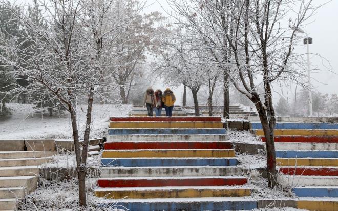 Bu da Kuzey ve i kesimlerdeki yalar karla kark yamur ve kara evirebilecek.