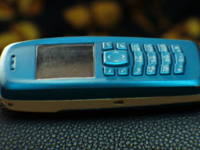 Nokia 3100:    2003 ylnda raflardaki yerini alan Nokia 3100, GPRS, lityum-iyon pil ile birlikte gelen klasik fiziksel tu takmna sahip bir telefondu. Cihazn toplamda sat hacmi 50 milyonu geti.