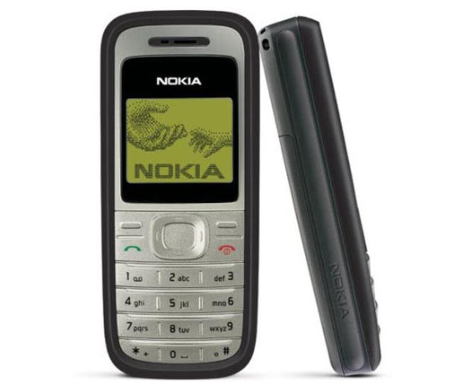 Nokia 1200:    Nokia'nn 2007 ylnda duyurduu bu model, standart bir telefonun zelliklerini tayordu; yani ayrca zel bir yan yoktu. Ancak Siyah ve Mavi olmak zere iki farkl renkte sata sunulan Nokia 1200, toplamda 150 milyon satmay da baard.