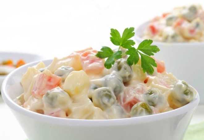 Rus salatas: inde bulunan mayonezin asit (sirke ve ya limon suyu) kullanlarak yaplmas, gda kaynakl hastalklara neden oluyor.