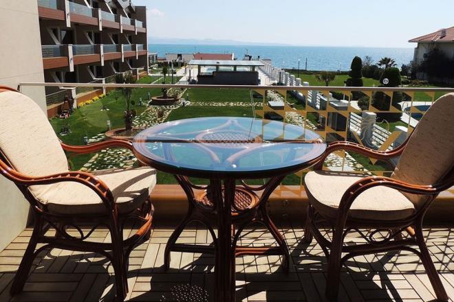 Vens Thermal Boutique Hotel - Gre  <br>  Dnyann en kaliteli mineral su kaynaklarndan Gre Kaplcalar?nn ifasn misafirlerine sunan Vens Thermal ilhamn, bulunduu antik blge Truva?nn tarihi mirasndan alyor. Misafirlerine modern bir hizmet anlay ile Ege yresinin mitolojisiyle bir arada yaatan otelin Skamandros adl SPA merkezinde seebileceiniz birok bakm ve salk paketi bulunuyor.