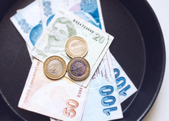 ASGAR GEM NDRMNDEN KMLER FAYDALANABLYOR?  <br>Asgari geim indiriminden;  <br>  cretleri gerek usulde vergilendirilen tam mkellef gerek kiiler (Dier bir ifade ile cretleri tevkif suretiyle vergilendirilen tam mkellef kiiler).  <br>  Tevkifata tabi tutulmam cret gelirlerini yllk beyanname ile bildirenler.  <br>  Gelir Vergisi Kanununun 61. maddesi kapsamnda cret kapsamnda deerlendirilen cret geliri elde edenler (rnein; sosyal gvenlik destekleme primi demek suretiyle alanlar ile kurumlarn ynetiminde grevli olanlar) yararlanr.