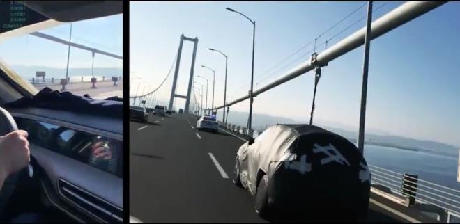 Trkiye?nin Otomobili, yollara kaca 2022 ylna kadar TOGG?un nclnde yaylmn salayacak geni kapsaml arj altyaps sayesinde evlerde, ofislerde ve yol zerindeki istasyonlarda arj edilebilecek. Balantl ve akll bir otomobil olmann sunaca teknolojik imkanlar ile kullanclar otomobillerinin arjn kolaylkla planlayp ynetebilecek.