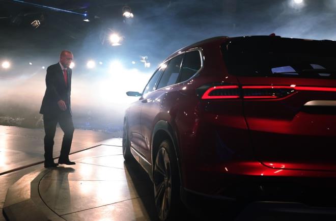 MODLER VE ELEKTRK G NTES TREN ALANINDA SERGLENYOR   <br>  Basn mensuplarnn youn ilgi gsterdii etkinlik alannda davetliler de byk kalabalklar oluturdu.