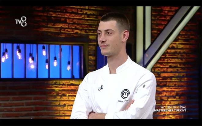 Alican Sabunsoy : Masterchef'te finale sonradan yarmaya dahil olan Alican Sabunsoy zorlu etaplarn sonunda kalmay baard. Aslen Adanal olan Alican bir usi ustas. stanbul'da evi olmayan Alican'a yarmada tand Yasin kaplarn amt.