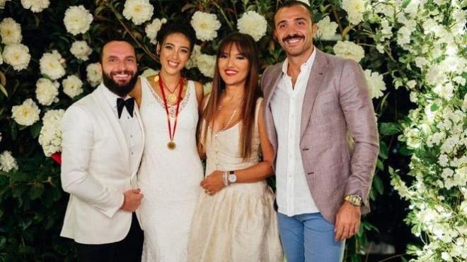 1) DEMET AKALIN - BERKAY AHN / SAAT POLEM