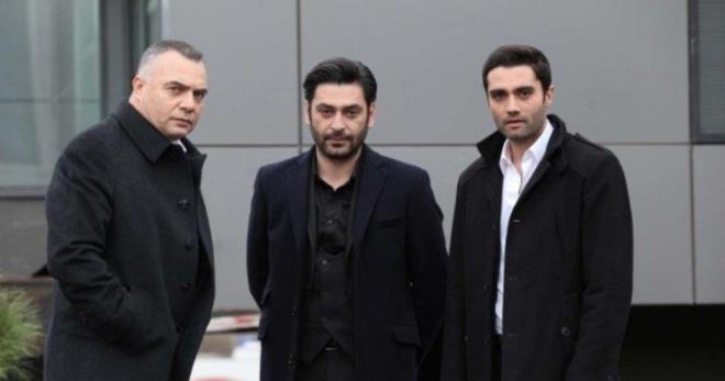 te yandan Ekya Dnyaya Hkmdar Olmaz dizisi de dier televizyon dizileri gibi ylba haftasnda ekranlara bir hafta ara verecek.