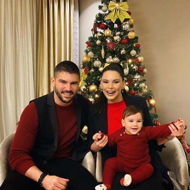 FATH REK  2020?nin ilk selfie?si sevgili Tarkan?dan geldi kocaman yrei ve eskimeyen dostluuyla gnlleri fethetti seni seviyorum