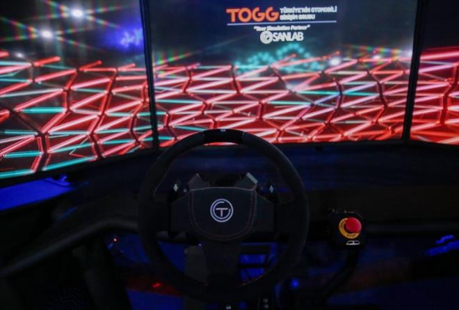 Euro NCAP 5 yldz seviyesine uyumlu, platforma entegre edilmi batarya ile yksek arpma dayanm ve yzde 30 daha fazla burulma direncine sahip olacak. Ara menziline yzde 20'ye kadar katk salayan geri kazanml frenleme de otomobilin nemli zelliklerinden biri olarak ne kyor.