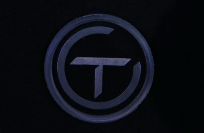 100 KLOMETREYE 4,8 SANYEDE ULAABLECEK    Gelimi batarya ynetim ve aktif termal ynetim sistemlerinin salad uzun mrl batarya paketine sahip olan otomobil, 200 beygir g ile 7,6 saniye, 400 beygir g ile de 4,8 saniye altnda 0-100 km/s hzlanabilecek.