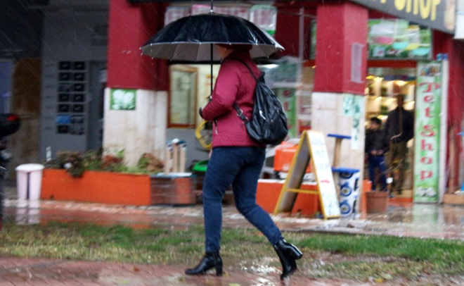 l merkezleri iin gnn en yksek scaklklar ise Van'da 3, Hakkari?de eksi 4, Bitlis?te eksi 2 ve Mu?ta 1 derece olmas beklenmektedir.