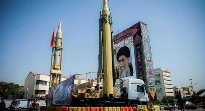 İran'ın füzeleri<br>    İran'ın füzeleri ordusunun önemli bir parçası. Özellikle de Suudi Arabistan ve İsrail gibi rakipleriyle hava kuvvetleri bakımından rekabet edememesi, füzelerin önemini artırıyor.ABD Savunma Bakanlığı'nın hazırladığı bir rapora göre İran, Orta Doğu'da en fazla füzeye sahip olan ülke. Bunların çoğu kısa ve orta menzilli. Raporda İran'ın kıtalararası balistik füze üzerinde çalıştığı da belirtiliyor.