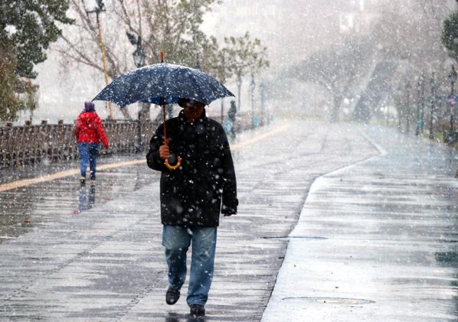 Bugn kar ya altndaki iller : Ankara'da dn etkili olan kar ya bugn yerini sulu kara brakt. anakkale'nin dou (Bayrami, Yenice, Biga, an), Balkesir'in bat (Balya, Gnen, vrindi), Krklareli'nin dou (Pnarhisar, Vize, Demirky) ve Tekirda'n kuzeydou (Kapakl ve Saray), Mersin ve Adana'nn i ve dalk kesimlerinde ise youn kar ya var.